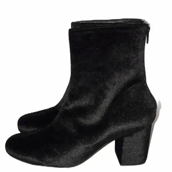 Free People Cecile Black Velvet Round Toe Ankle Boot Booties Size 41 - Picture 3 of 8